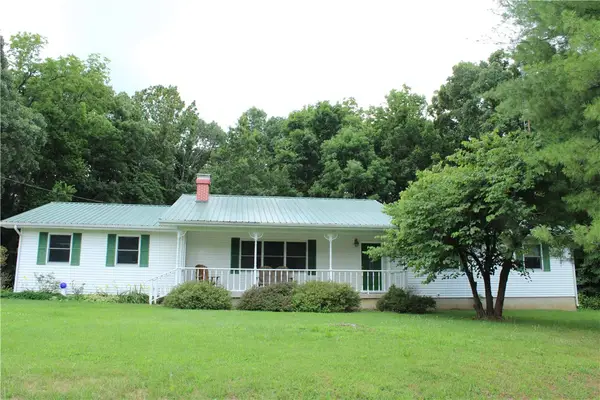 1596 E 50 North Road, Beecher City, IL 62414