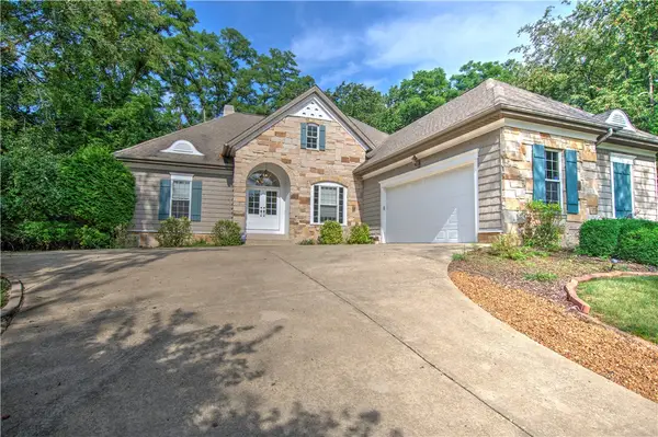 530 N Country Club Meadow, Decatur, IL 62521