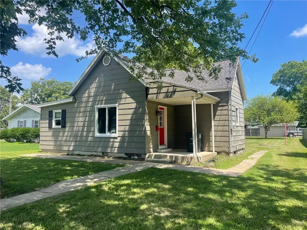 916 N Maple Street, Saint Elmo, IL 62458 - Image #1