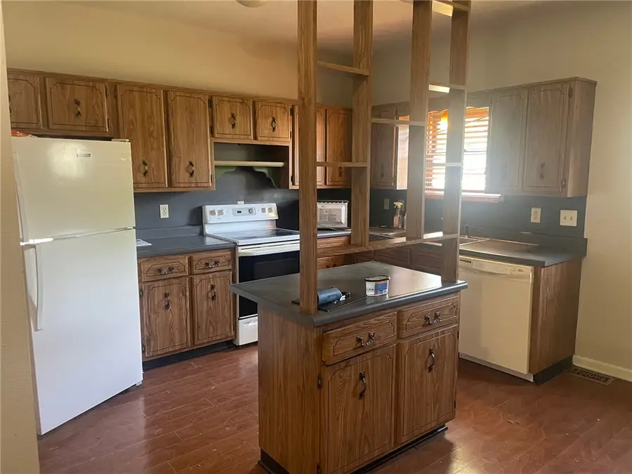 916 N Maple Street, Saint Elmo, IL 62458 - Image #3