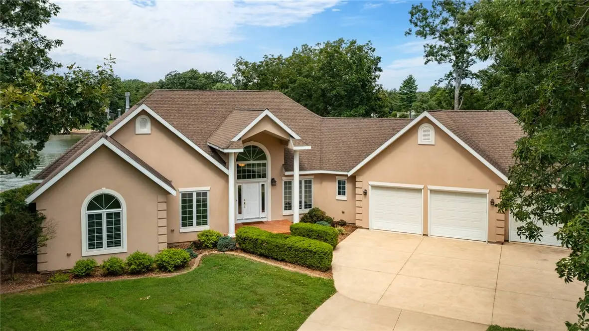 9284 E Court Eleven, Effingham, IL 62401 - Image #1