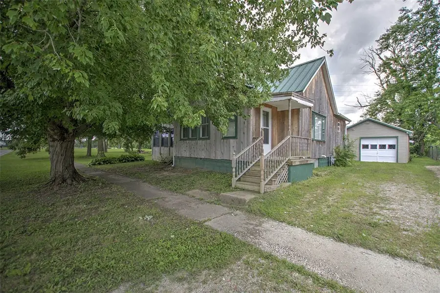 245 E Prairie Street, Argenta, IL 62501 - Image #2