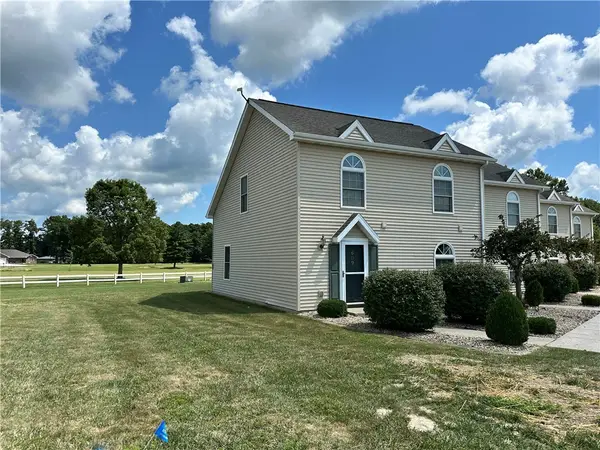 609 Beyers Lake Estate, Pana, IL 62557