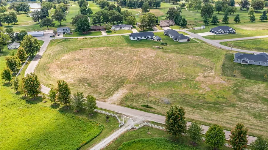 8 N Country Club Road, Effingham, IL 62401 - Image #2