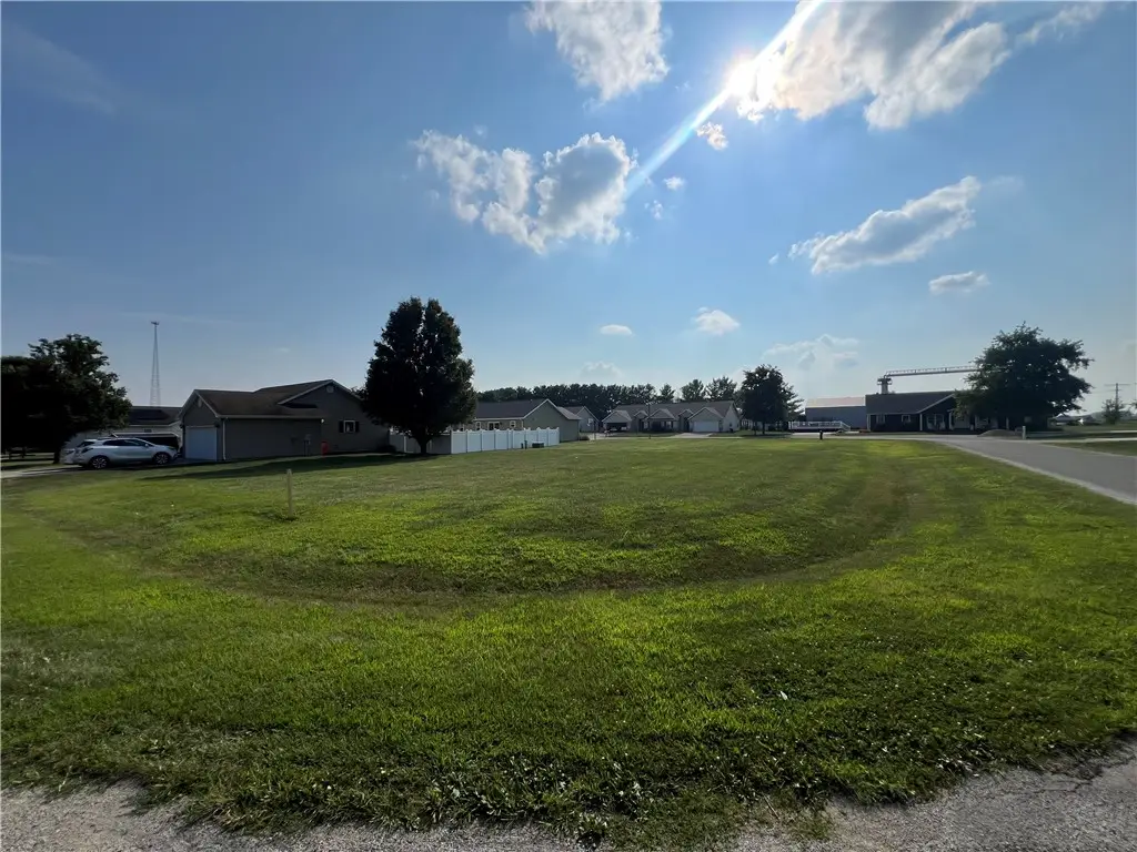 21 Seth Dunscomb Drive, Sullivan, IL 61951 - Image #1