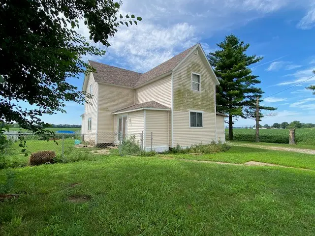 18428 County Road 1500 N Road, Charleston, IL 61920 - Image #2