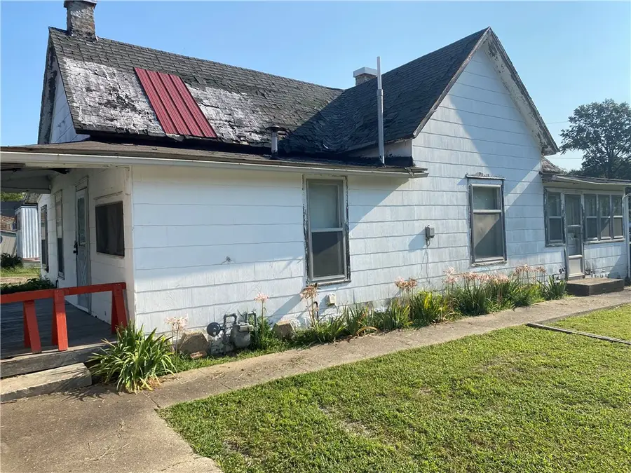 301 N Walnut Street, Newton, IL 62448 - Image #3