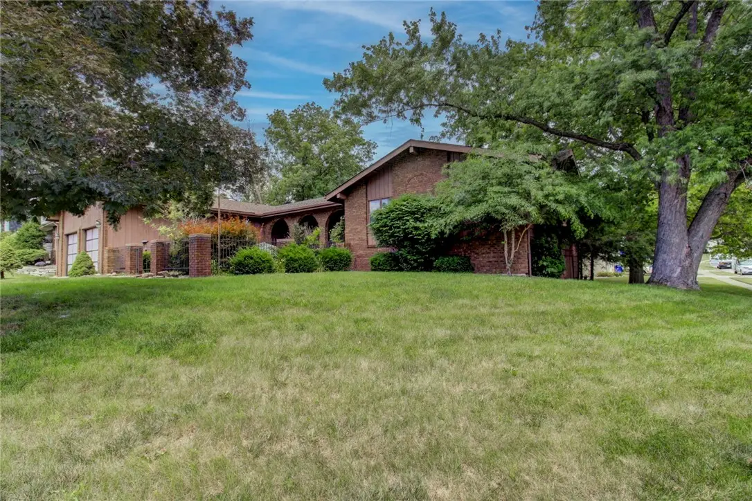2404 N Longwood Drive, Decatur, IL 62526 - Image #1