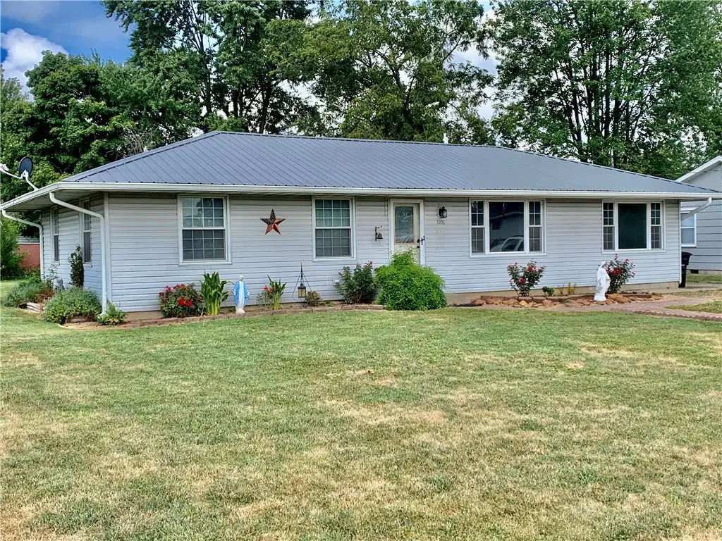 1105 Merchant Street, Effingham, IL 62401 - Image #1