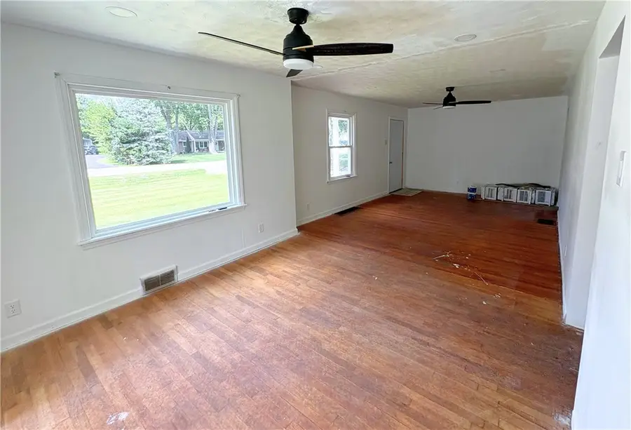 24 Greenridge Drive, Decatur, IL 62526 - Image #3