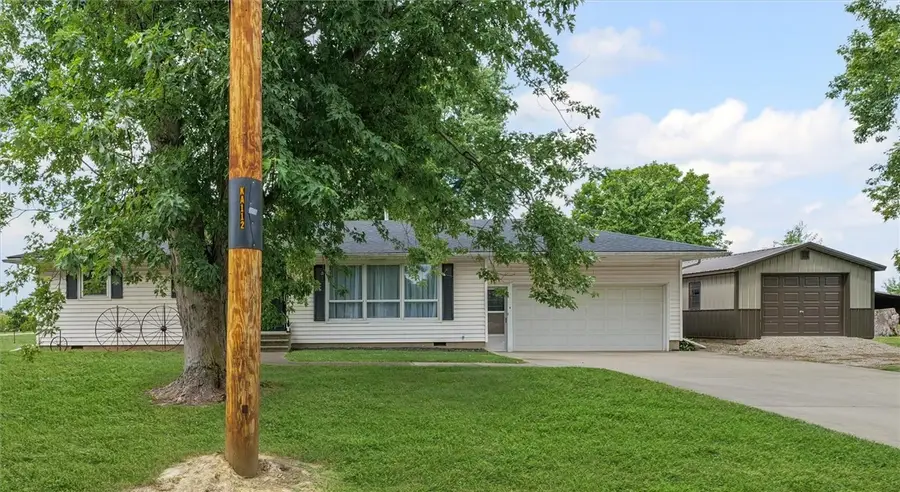 100 N Reel Street, Oakland, IL 61943 - Image #3