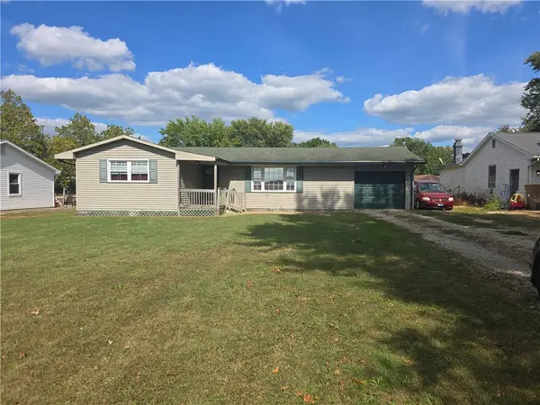 708 N Vine Street, Windsor, IL 61957