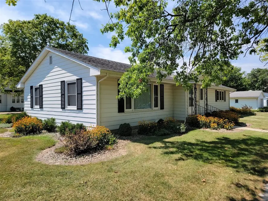 301 N Maple Street, Windsor, IL 61957 - Image #2