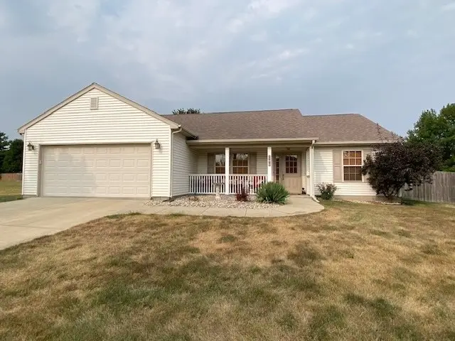 824 Hawthorne Drive, Charleston, IL 61920 - Image #1