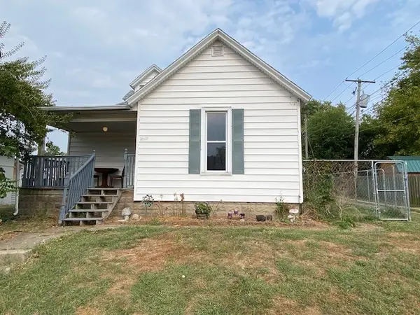 409 3rd Street, Charleston, IL 61920