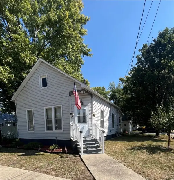 320 S Saint John Street, Bethany, IL 61914