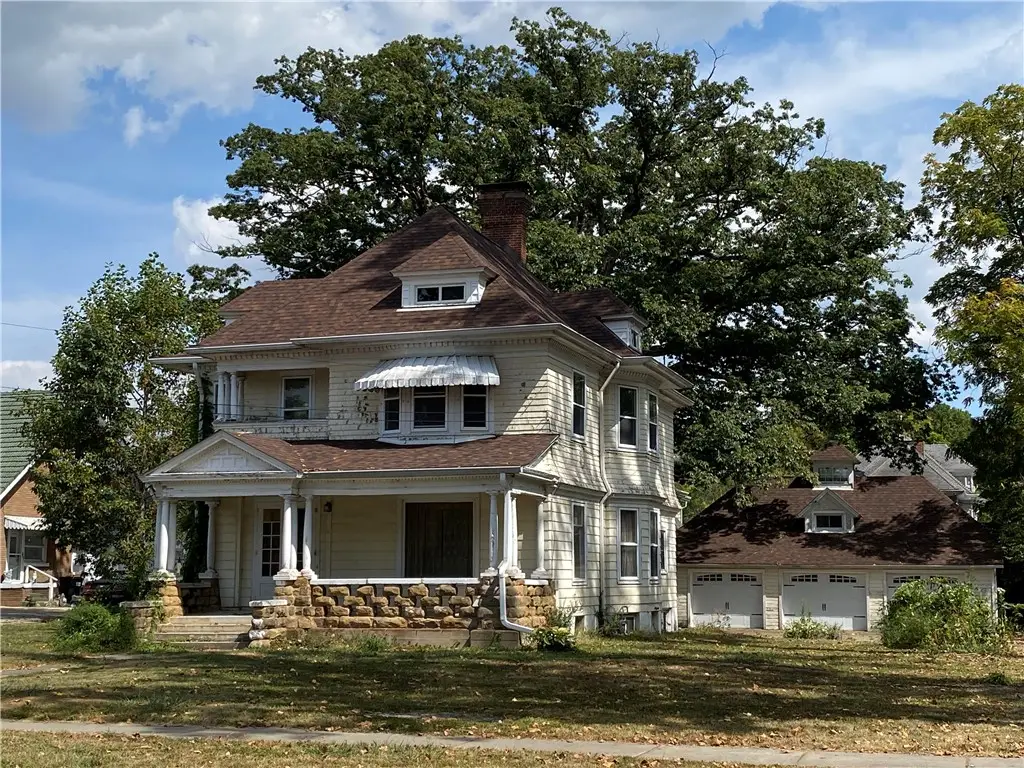 1011 6th Street, Charleston, IL 61920 - Image #1