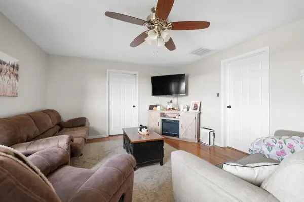 10086 E 1500th Road, Martinsville, IL 62442 - Image #2