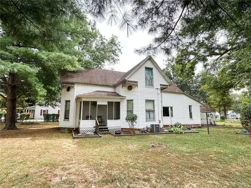 301 S Pleasant Street, Hutsonville, IL 62433 - Image #1