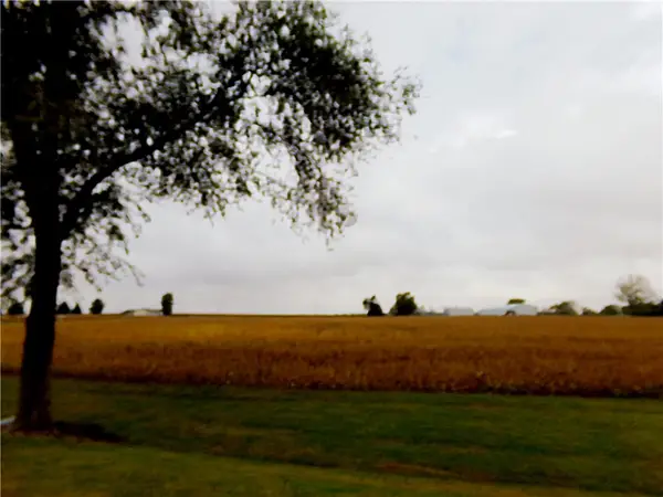 7 Deer Lake Estate, Findlay, IL 62534