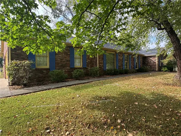 113 Allenwood Drive, Paris, IL 61944