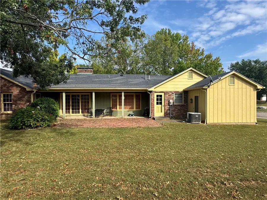 113 Allenwood Drive, Paris, IL 61944 - Image #3