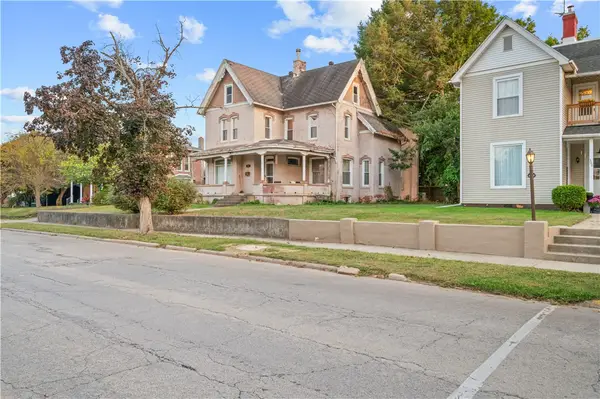 302 E Court Street, Paris, IL 61944