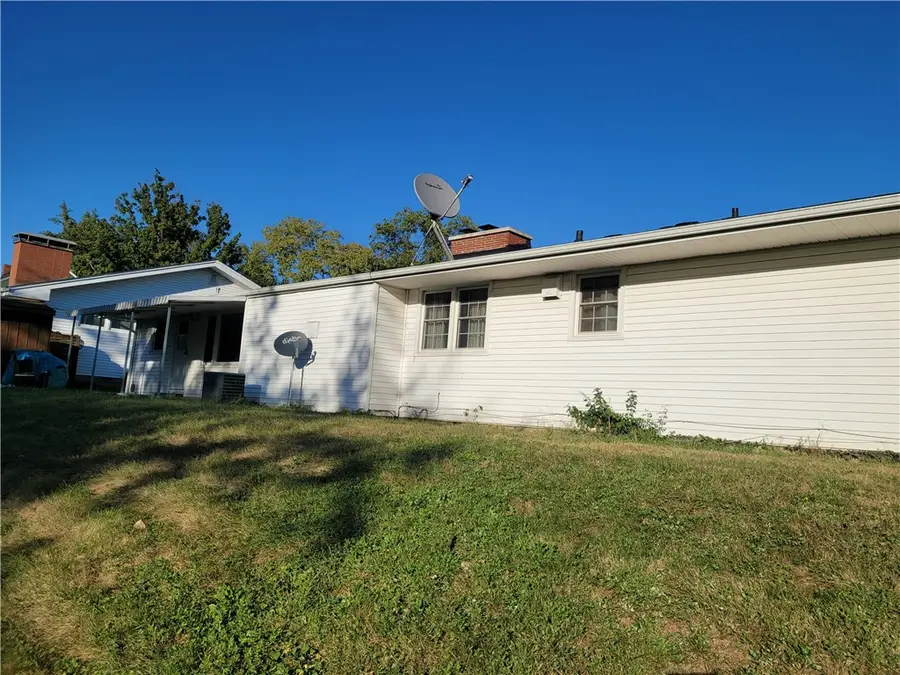 231 S Redwood Lane, Decatur, IL 62522 - Image #2