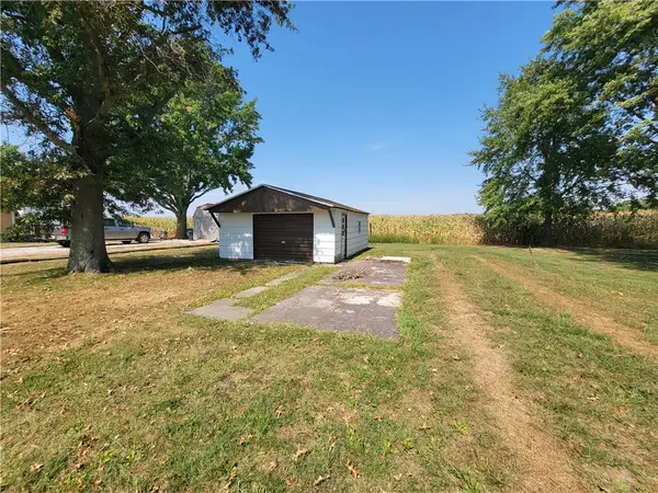 510 South 4th Street, Stewardson, IL 62463