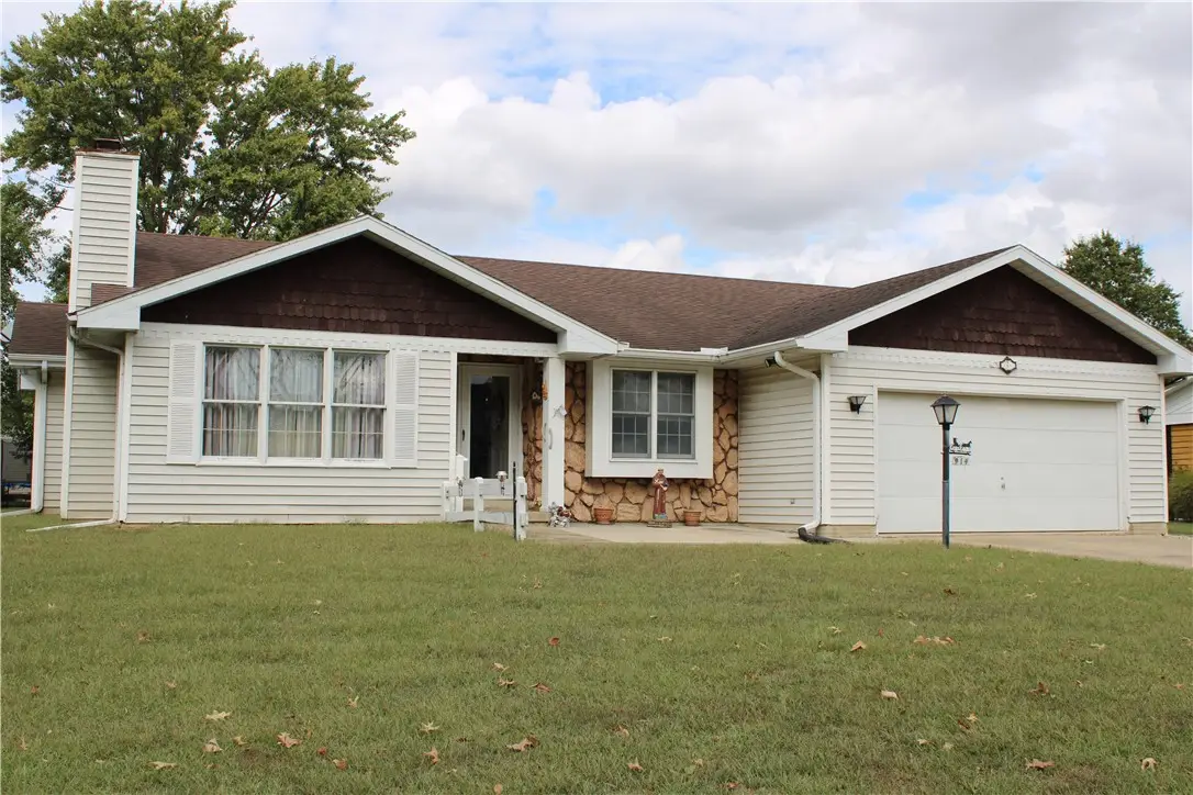 914 Oakcrest Drive, Effingham, IL 62401 - Image #1