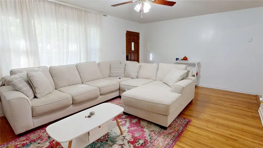 880 W Frank Drive, Decatur, IL 62526 - Image #3