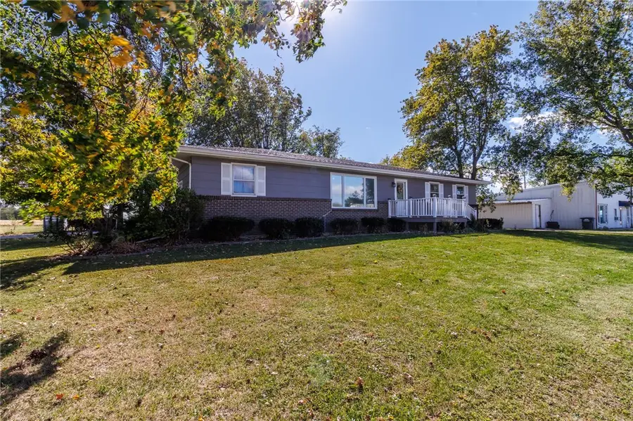 417 E Cumberland Road, Saint Elmo, IL 62458 - Image #2