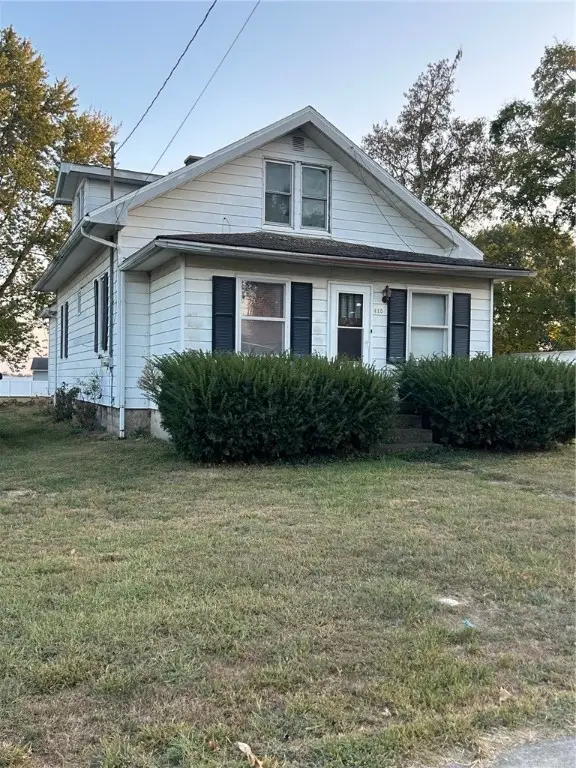 415 E Main Street, Teutopolis, IL 62467
