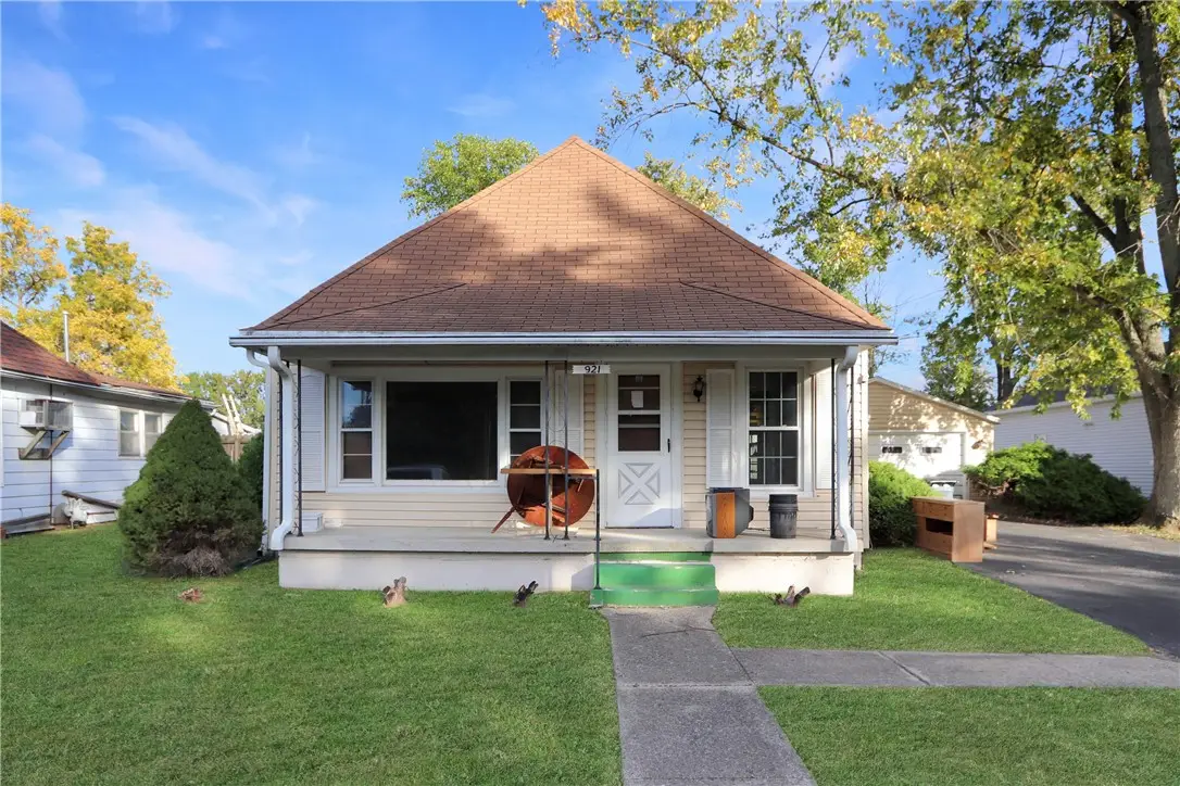 921 Reynolds Drive, Charleston, IL 61920 - Image #1