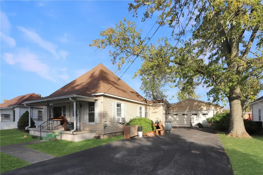 921 Reynolds Drive, Charleston, IL 61920 - Image #2