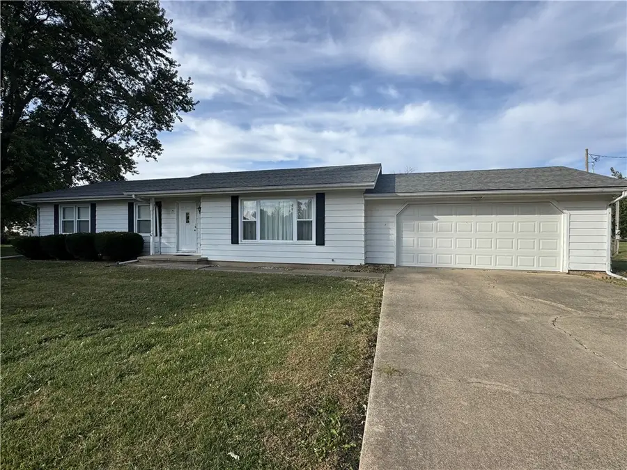 15 W Paris Street, Ridge Farm, IL 61870 - Image #3