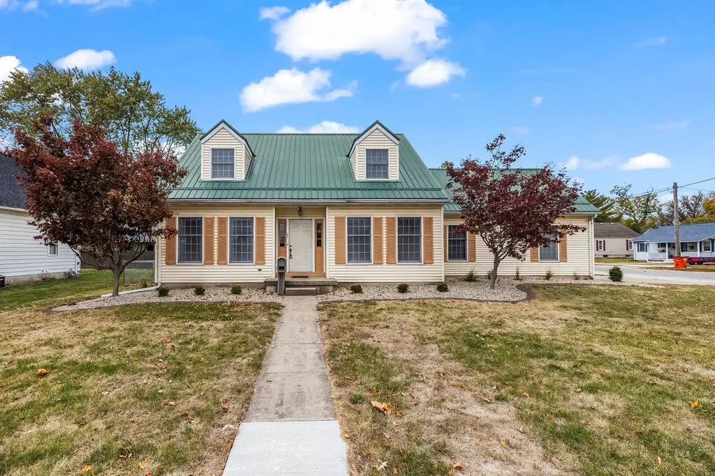 525 N Main Street, Sullivan, IL 61951 - Image #1