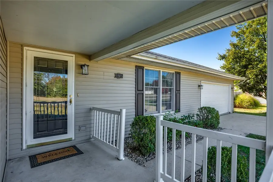 1005 Rickelman Avenue, Effingham, IL 62401 - Image #3