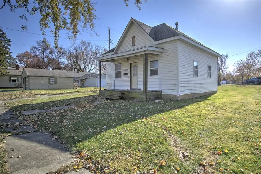 1210 E Main Street, Clinton, IL 61727 - Image #2