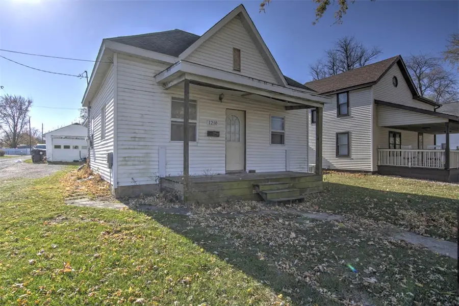1210 E Main Street, Clinton, IL 61727 - Image #3