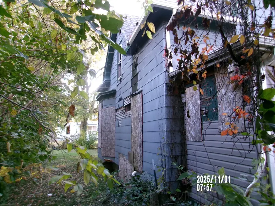 1207 S Main Street, Paris, IL 61944 - Image #2