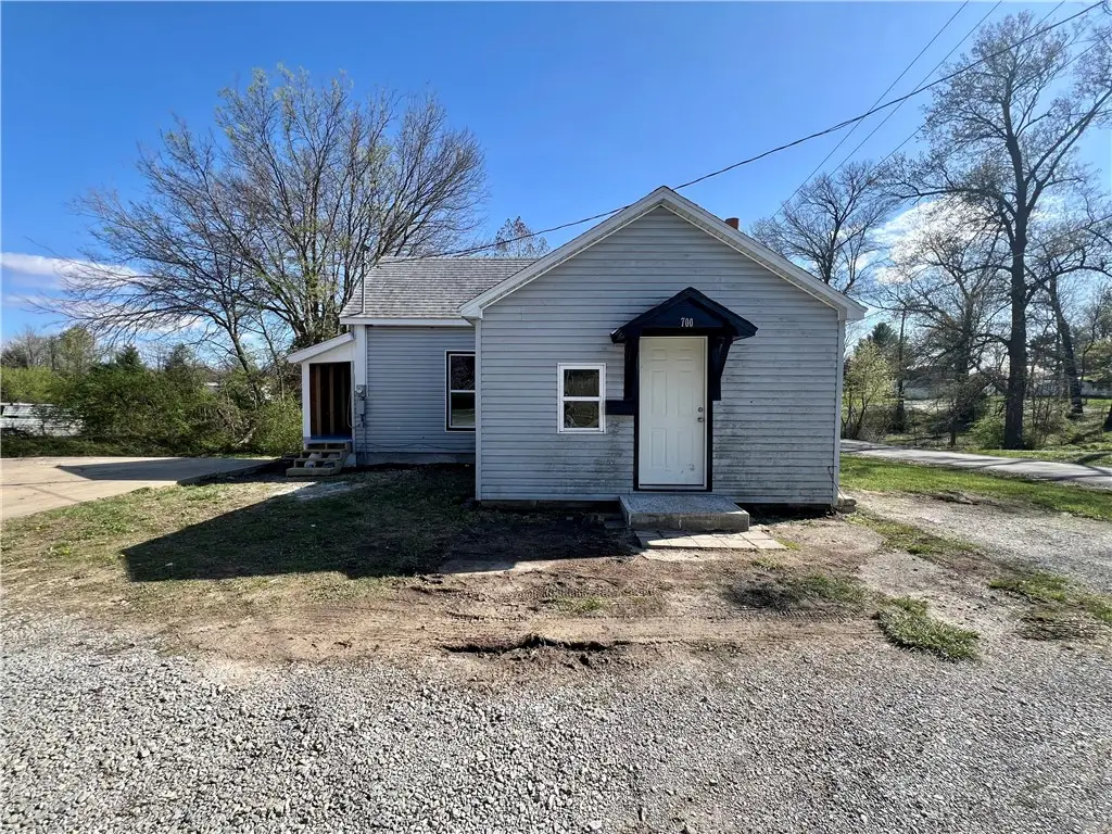 700 Marion Street, Newton, IL 62448 - Image #1