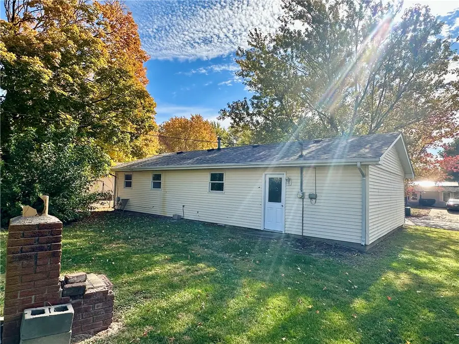 903 W Crawford Street, Paris, IL 61944 - Image #3