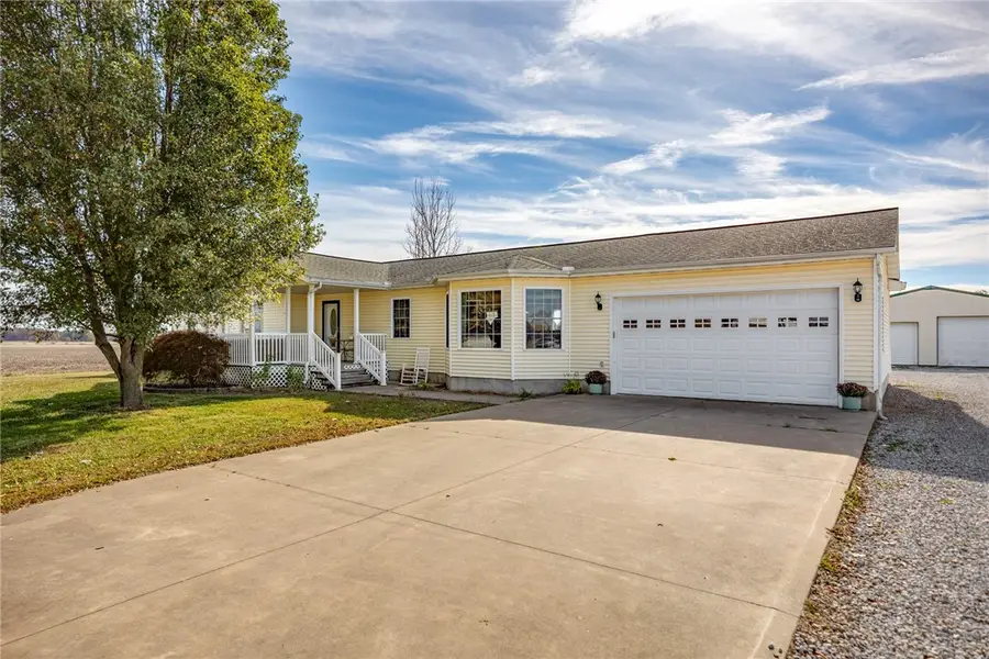 9118 Faye Road, Kinmundy, IL 62854 - Image #2