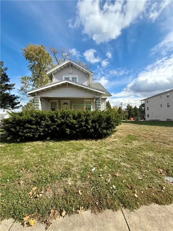 1609 9th Street, Charleston, IL 61920