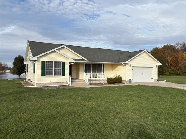 10245 E South Lake Drive, Newton, IL 62448