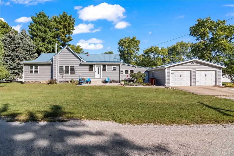 308 W Dayton Street, Tower Hill, IL 62571 - #2