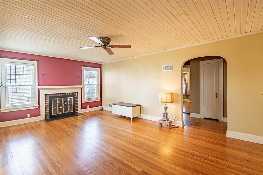 118 N 2nd Street, Cowden, IL 62422 - Image #2