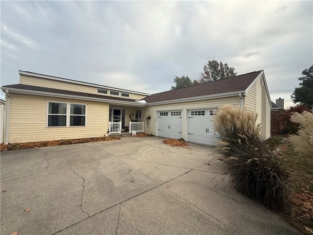 105 Surrey Lane, Arthur, IL 61911 - Image #1