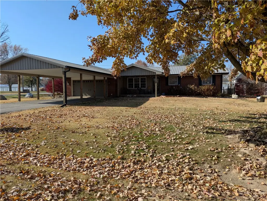 4 Curry Drive, Paris, IL 61944 - Image #1